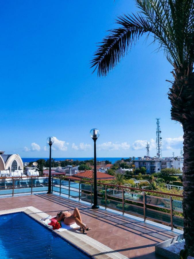 Aquamarine Luxury Residence 키레니아 외부 사진