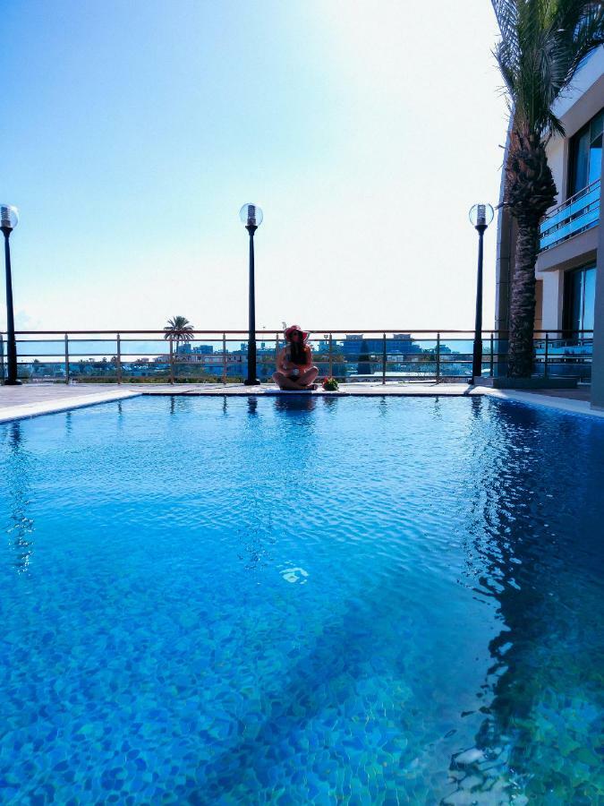 Aquamarine Luxury Residence 키레니아 외부 사진